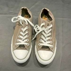 Women's light brown converse size 7.